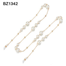 Load image into Gallery viewer, Fashion Acrylic Crystal Glasses Neck Strap Chain Acrylic Crystal Black Beads Eyeglasses Necklace Metal Sunglasses Cord Lanyard
